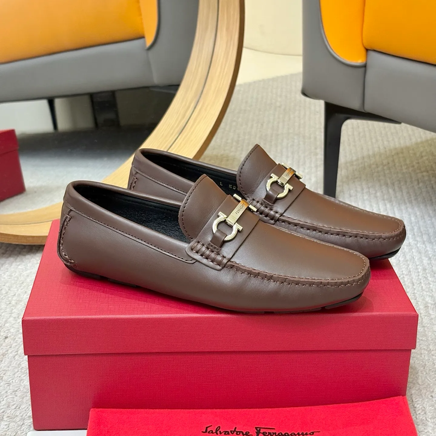 Men's men's shoes 💰420 (Yangli) Ferragamo 〰Ferragamo 2⃣️0⃣️2⃣️5️⃣ New series 👊🏻 Upper 🇮🇹 Italian imported calfskin, original outsole molding. Water-dyed sheepskin lining. The identity of every successful man is set off, and the upper and lower shoes are elegant and stable🚶🏻🚶🏻The high-end custom counter original replica is an eternal classic🔍️Number of codes: 38-46 with counter packaging